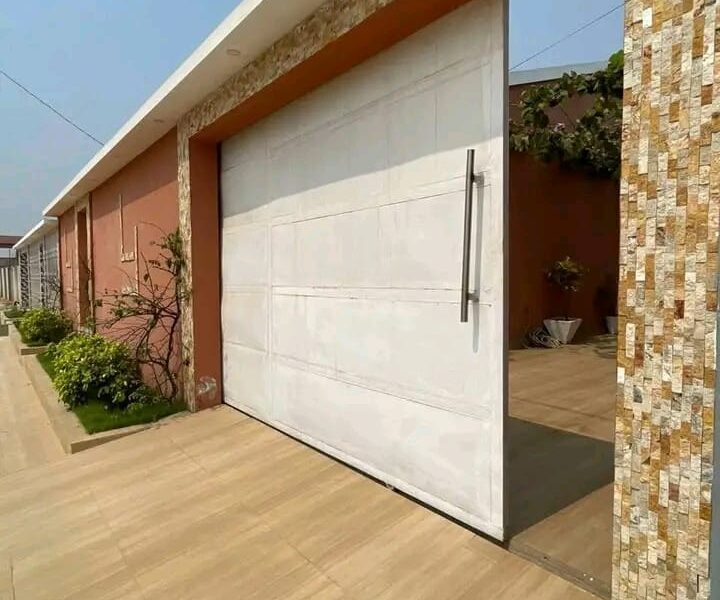 VENDE-SE VIVENDA 🏡V3 +1 com anexo