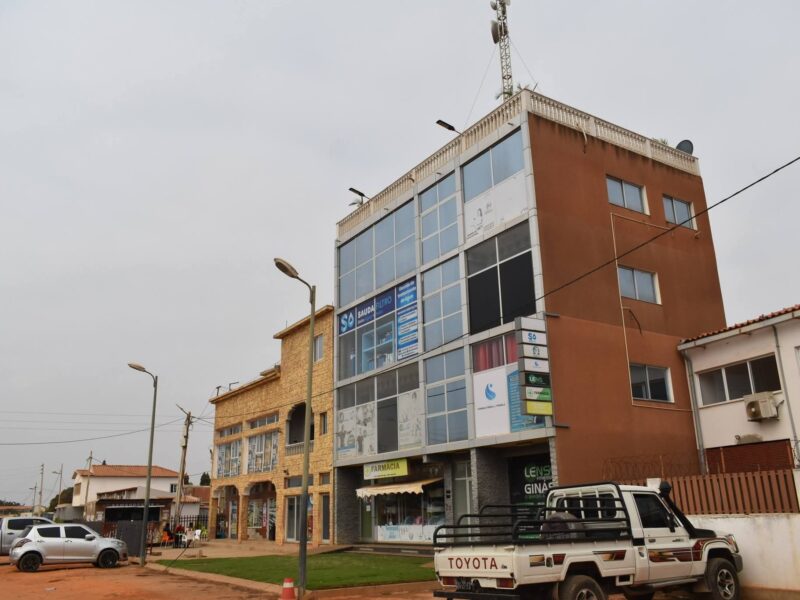 MORADIA T4 À VENDA!