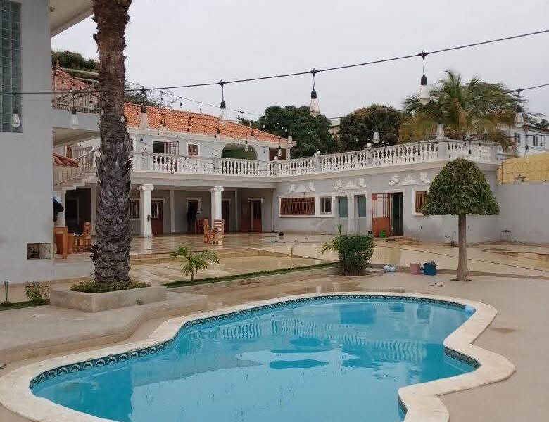 ARRENDA-SE EXCELENTE MORADIA T9