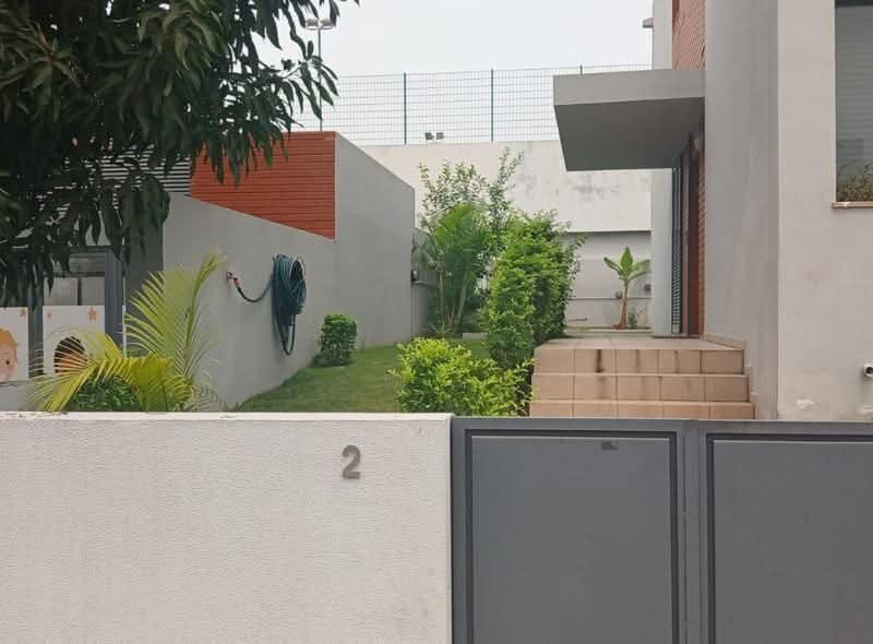 Disponível para arrendamento Moradia Duplex V3+1 Mobilado