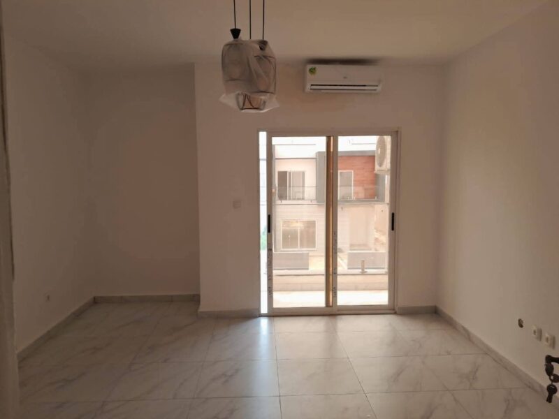 Moradia V3 localizada na Urbanização kilamba Village disponível para arrendamento